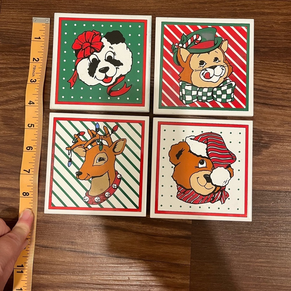 Vintage Set Of 4 Christmas Trivets Size 4x4 - Picture 3 of 5